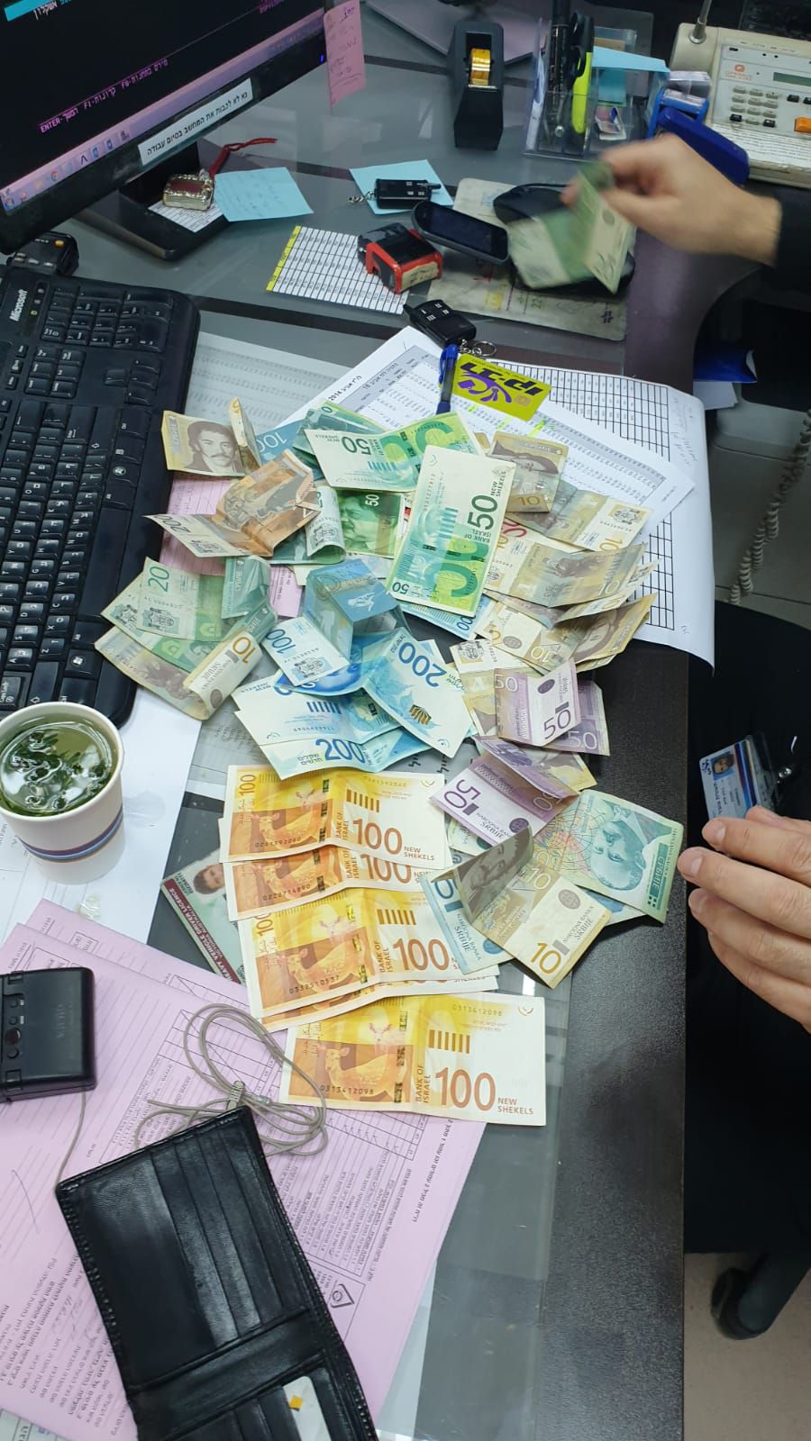 הביקור ניצל: הפקח החזיר ארנק ובו 10,000 ש"ח