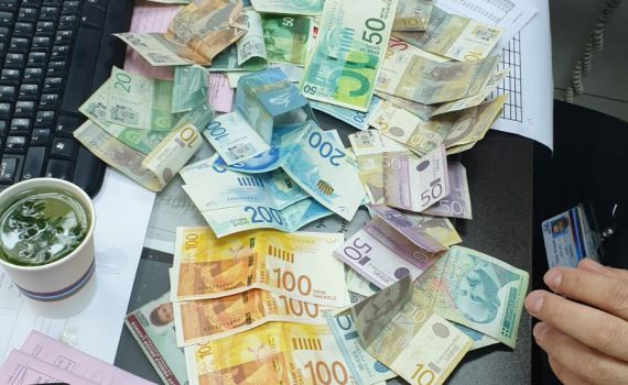 הביקור ניצל: הפקח החזיר ארנק ובו 10,000 ש"ח