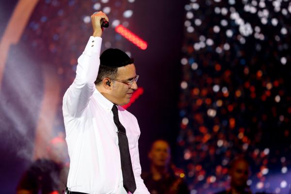 צפו: המחווה המרגשת שהכין שוואקי לבתו