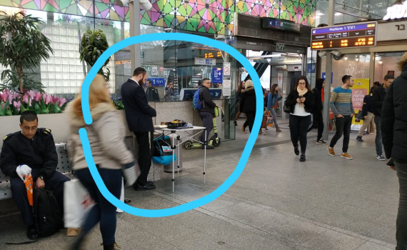 בושה • פעילי תחב"צ דרשו: ללא דוכני תפילין ברכבת