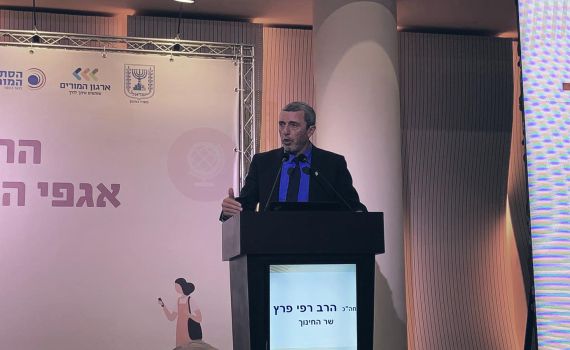 שר החינוך: "בוחנים שורת הקלות קבועות בעוטף עזה"