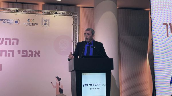 שר החינוך: "בוחנים שורת הקלות קבועות בעוטף עזה"