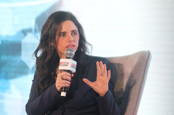 שקד: "רצינו שהנדל והאוזר יבואו איתנו, וככה נפרק אותם"