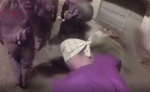 תיעוד דרמטי: לוחמי צה"ל שולפים מחבל מביתו. צפו