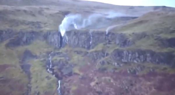 המפל ש"זורם למעלה" מטריף את הרשת. צפו