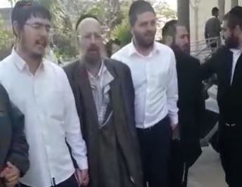 רון קובי הודח סופית; המקובל פצח בריקוד. צפו