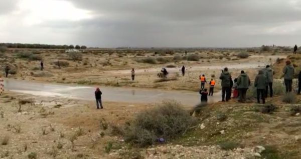 מרהיב ועוצמתי: כך מתחיל שטפון. צפו