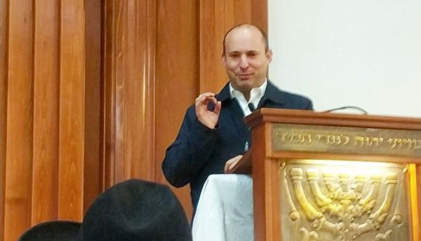 תיעוד | בנט בישיבה: "אל תעמדו לי עם סטופר בדרום"