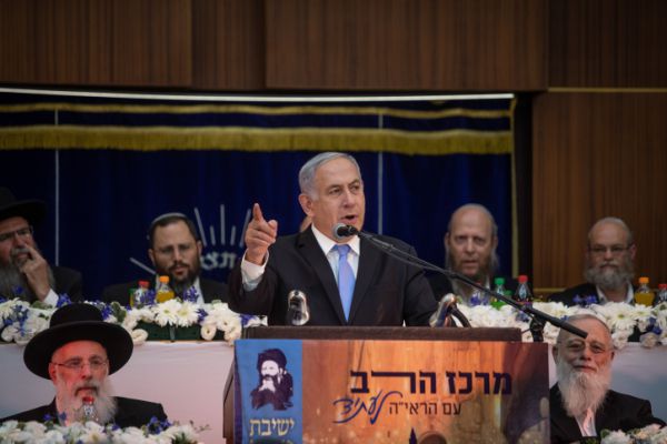נתניהו נפגש עם רבנים סרוגים: הסירו תמיכה מבנט