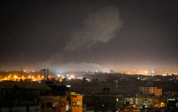 תנועת הרכבות הופסקה; עשרות כבישים נחסמו