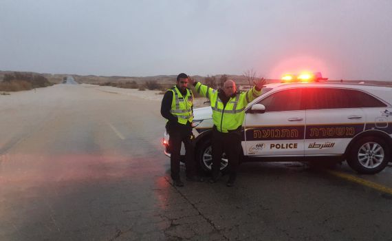 מזג האוויר: זרימות אדירות וחסימות כבישים בדרום