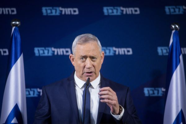 "ליכודניק כל חייו": המבוכה של גנץ וכחול לבן