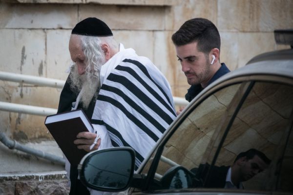 'עושק שחור': הוארך מעצרם של שני מקורבי ברלנד