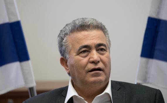 עמיר פרץ: ניכנס לממשלה בתנאי שימונה שר ערבי