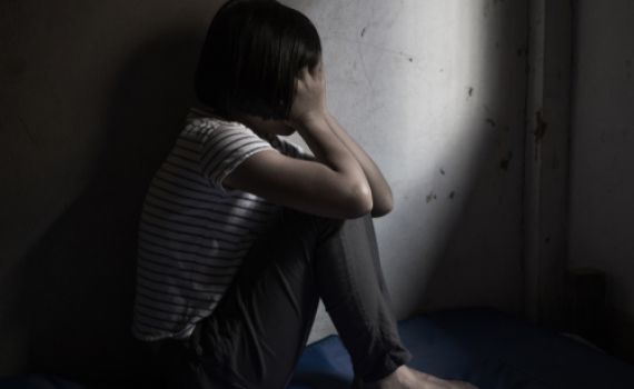 "אמא, אני לא מסוגלת להישאר יותר בסלון"