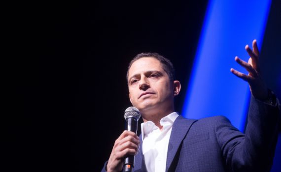 מה ענה ראש העיר ב"ש כשנשאל על דוכני התפילין?