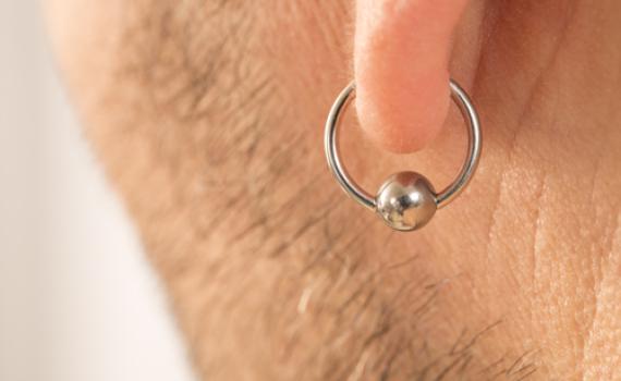 פרשת משפטים: למה דווקא אוזן ומזוזה?