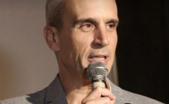 כך נראית השבת של אברי גלעד: "בזכות מיכה גודמן"