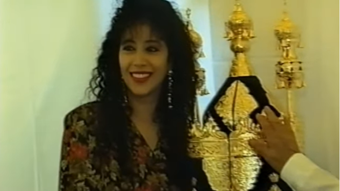 מרגש: קטעים נדירים של עפרה חזה ז"ל נחשפים. צפו