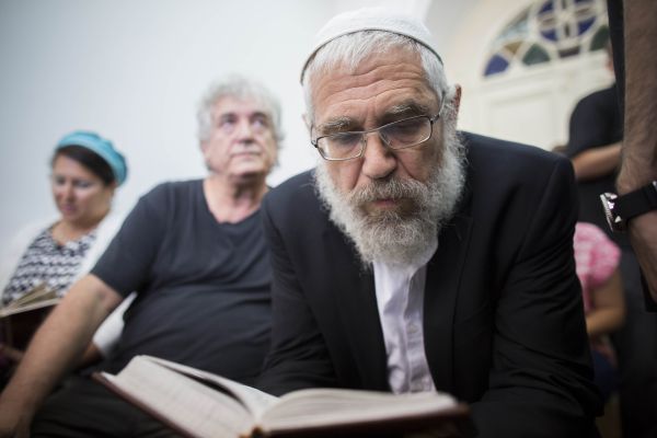 למרות ההתחייבות: הרב אלון חזר להעביר שיעורים