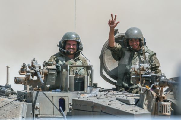 בג"צ מחק את עתירת הצעירות שרצו לשרת בשריון