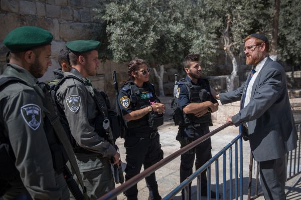 יהודה גליק נעצר הלילה, חיפוש בוצע בביתו