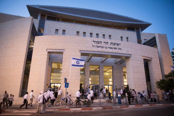 דווקא 'הממלכתיים' במסלול התנגשות עם המדינה