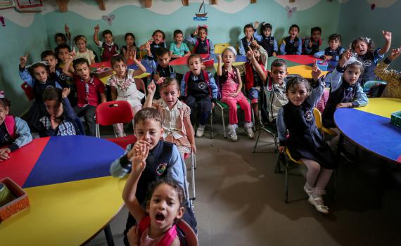 תיעוד מלחיץ: כך ניתן בקלות לחטוף לכם ילד מהגן • צפו: