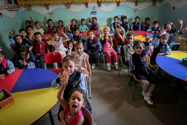 תיעוד מלחיץ: כך ניתן בקלות לחטוף לכם ילד מהגן • צפו: