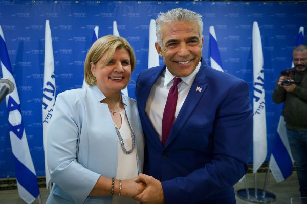 ראש אכ"א בזמן 'בלוף הגיוס': ח"כית בכחול לבן