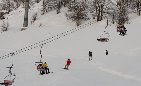 צפו: זרימות אדירות בנחלים ושלג כבד בחרמון