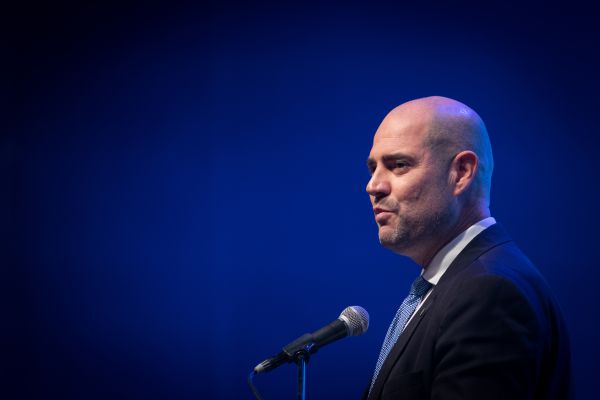 השר אמיר אוחנה הודיע על שורת הקלות בהוצאה לפועל