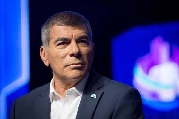 דיווח: אשכנזי צפוי להודיע על פסק זמן מהפוליטיקה