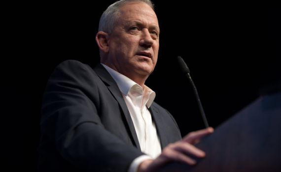 גנץ: "אני מנהיג פוליטי לא קריין חדשות"