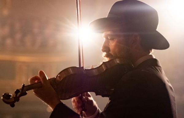 ביקורת סרטים: שיר השמות • סרט חובה לכל יהודי