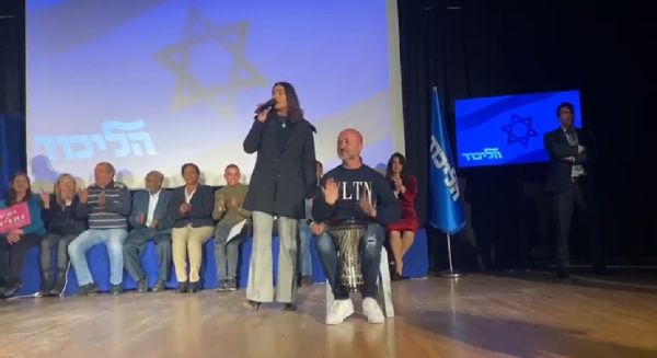 לצלילי הדרבוקה: "יועז הנדל הוא הגרבוז של 2020"