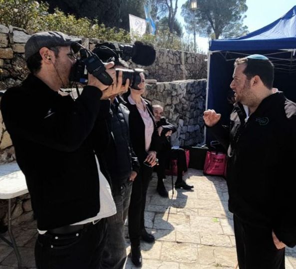 צפו: דגן בעימות עם עיתונאי צרפתי: "לוותר על פריז"