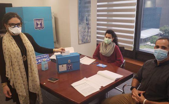 בצל החשש מהקורונה: נציגי ישראל בסין הצביעו בבחירות