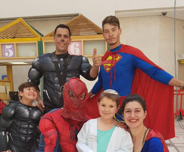 רגע לפני פורים: גיבור העל שלי