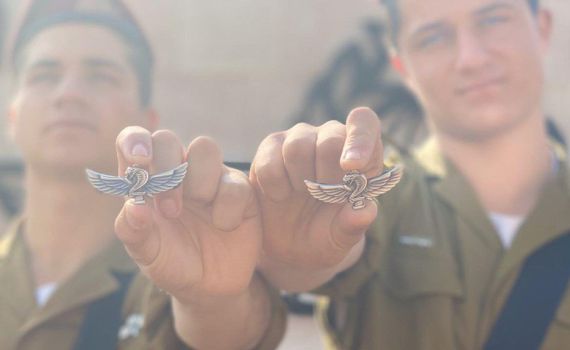 לוחמי הצנחנים יקבלו מחר סיכת חטיבה חדשה