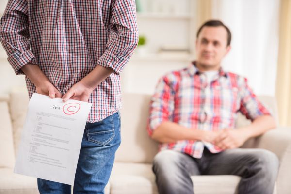 זהירות – תעודה בפניך!