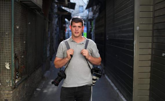 אלימות נגד צלם סרוגים: "יא מלשין, נגיע אליך"