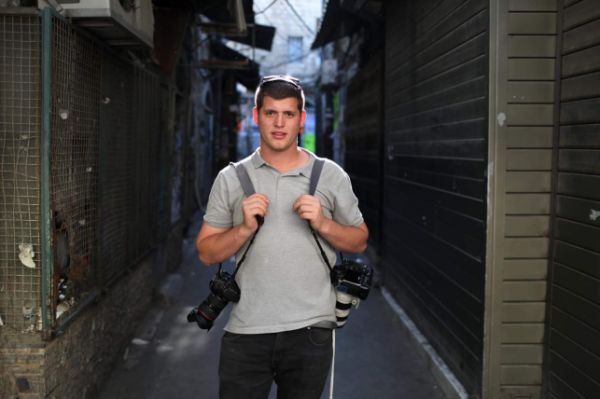 אלימות נגד צלם סרוגים: "יא מלשין, נגיע אליך"