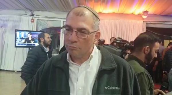 המשקולת מונחת על ניר אורבך: האיש שיכול להכריע