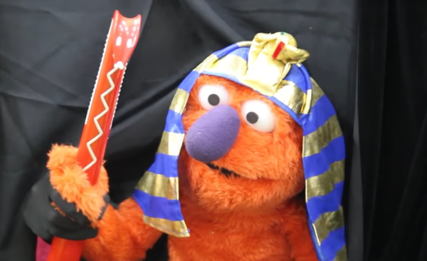 "בובה של תיאטרון": רותם ורחלי נערכים לחג הפסח