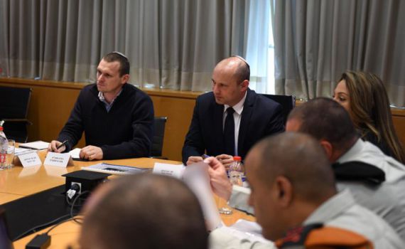 בנט הורה לקנות ציוד רפואי לצה"ל ב-50 מיליון ש"ח