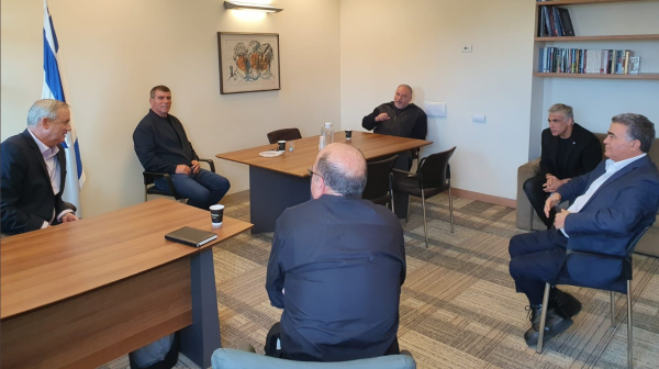 רביעית ה'קוקפיט' נפגשה: "עלו מספר חלופות"