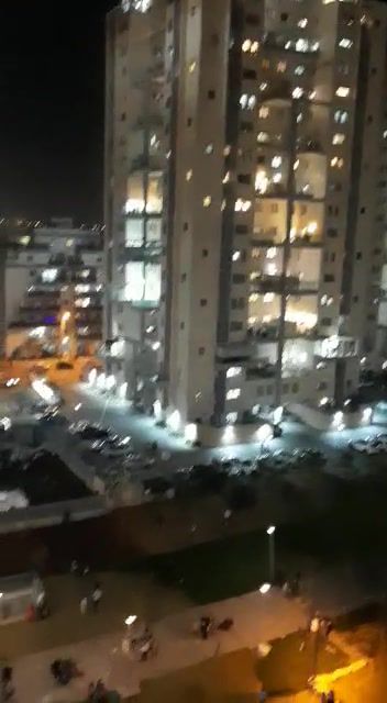 מדהים: שכונת 'הדר גנים' בשירת מרפסות. צפו