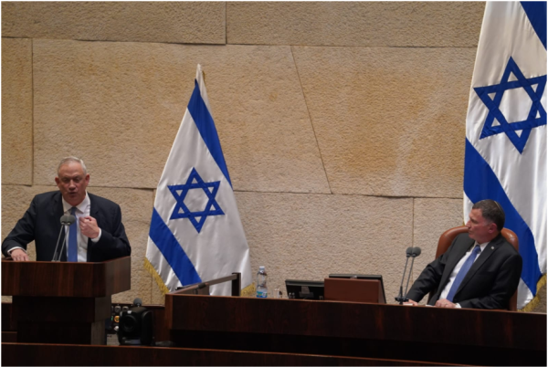 צעדי כחול לבן: גנץ נועד עם אדלשטיין, דורשים הצבעה