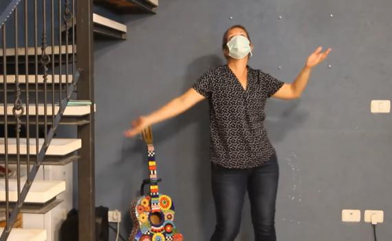 בוטלו ההצגות, אז השחקנית הוציאה 'קליפ קורונה'